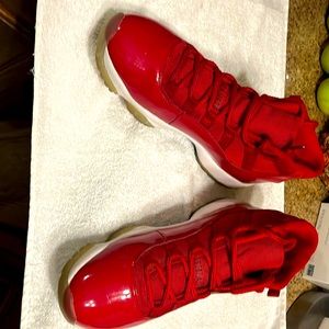 Red Jordan 11